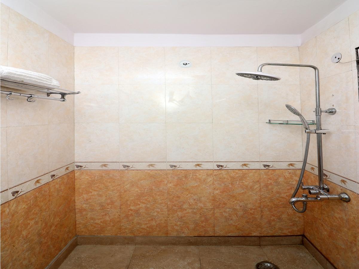 Oyo 13451 Star Corporate Avenue Hotel Ню Делхи Екстериор снимка