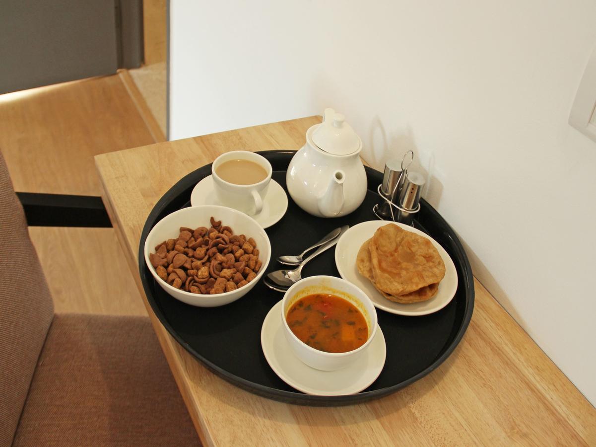 Oyo 13451 Star Corporate Avenue Hotel Ню Делхи Екстериор снимка