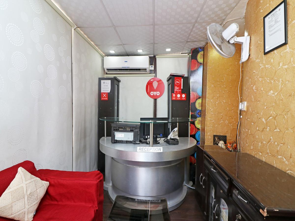 Oyo 13451 Star Corporate Avenue Hotel Ню Делхи Екстериор снимка